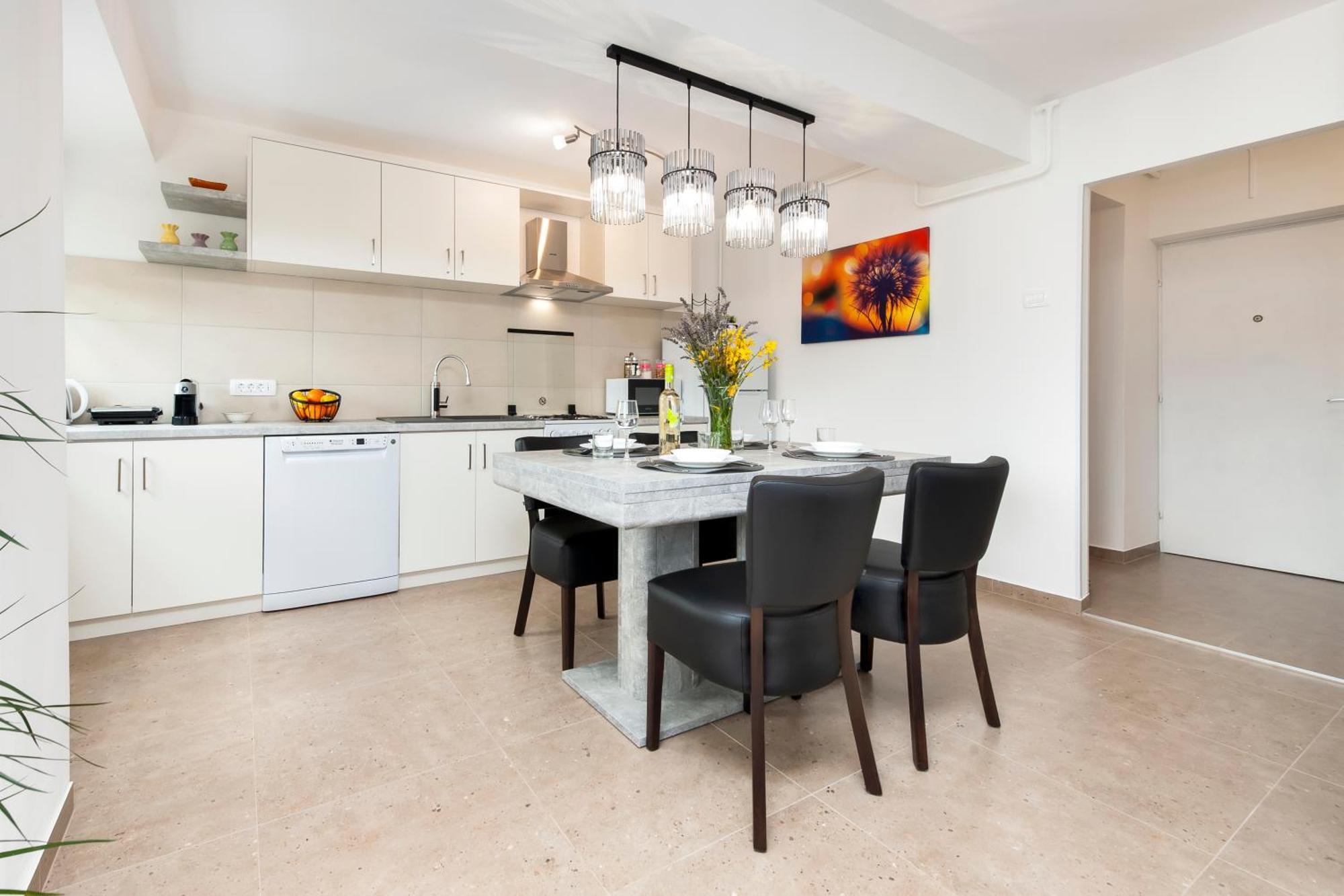 Arena Parkside Apartment