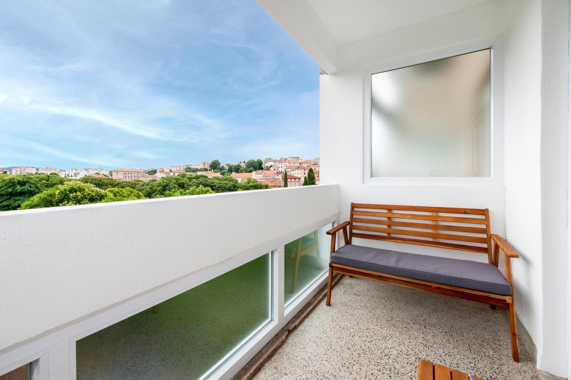 Arena Parkside Apartment *